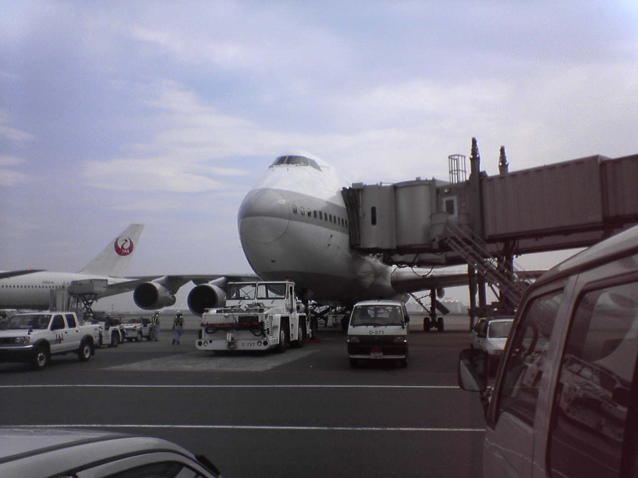oOB-747-400